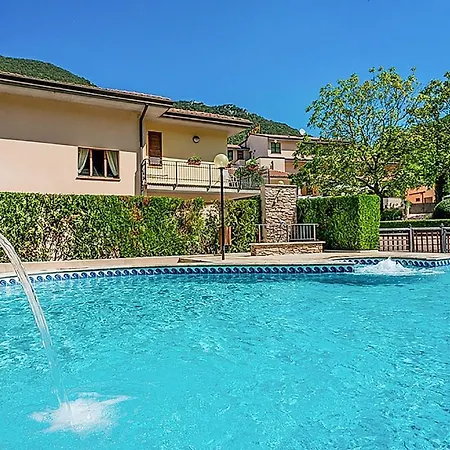 2 Bedroom Cozy In Apartment *