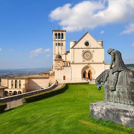 2 Bedroom Cozy In フォリーニョ